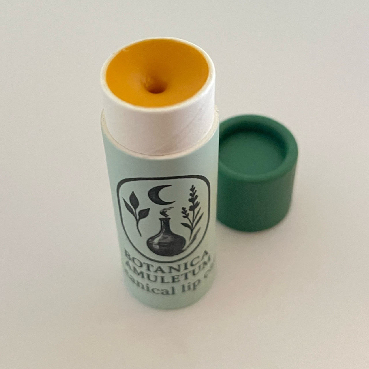 オーガニックリップクリーム｜天然ミツロウ×サジーオイル配合