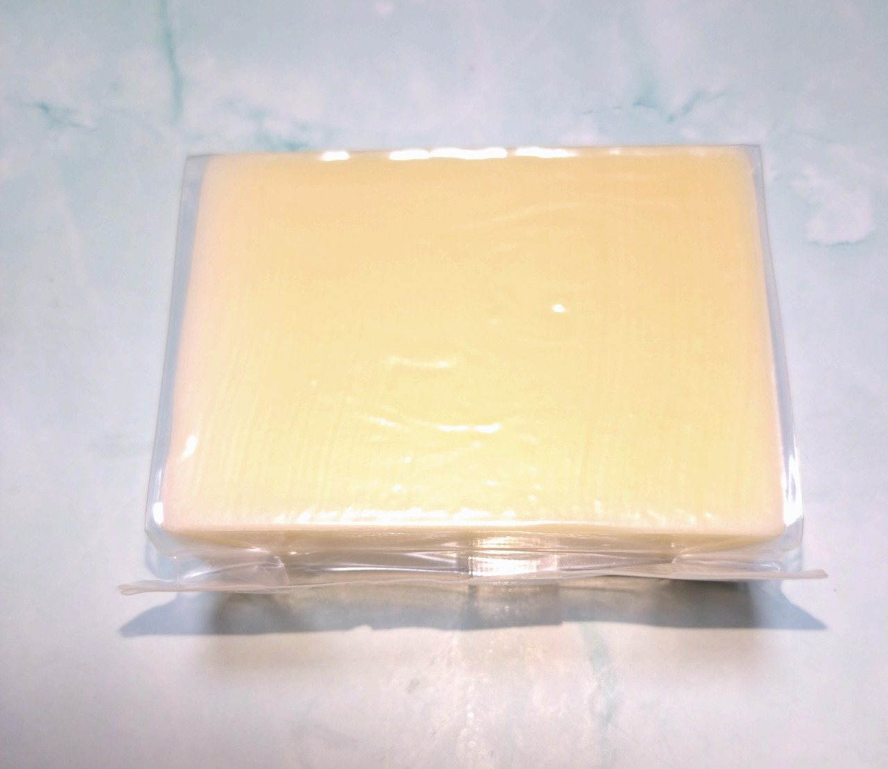 高級シルク配合オーガニック洗顔石鹸｜全身にもOK。洗った後も突っ張らない